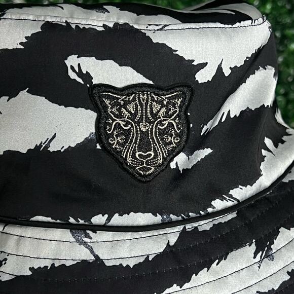 NWOT LITA BY CIARA Print Satin Bucket Hat in Scratchy Zebra Print - Picture 4 of 6